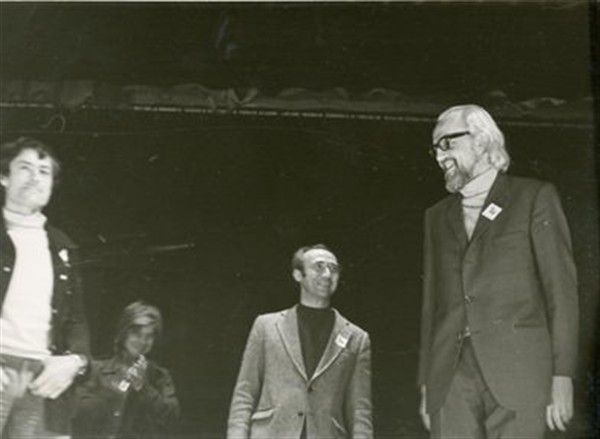 V.l.n.r. Jac Vroemen, Andries de Jong, Joos Arts en Gerard van den Boomen op het Nieuwe Linie Festival in hotel Krasnapolsky, 1971