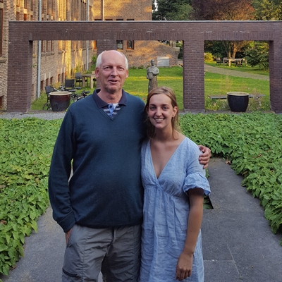 Egmond-Binnen 2019. De auteur met dochter Eva_insta